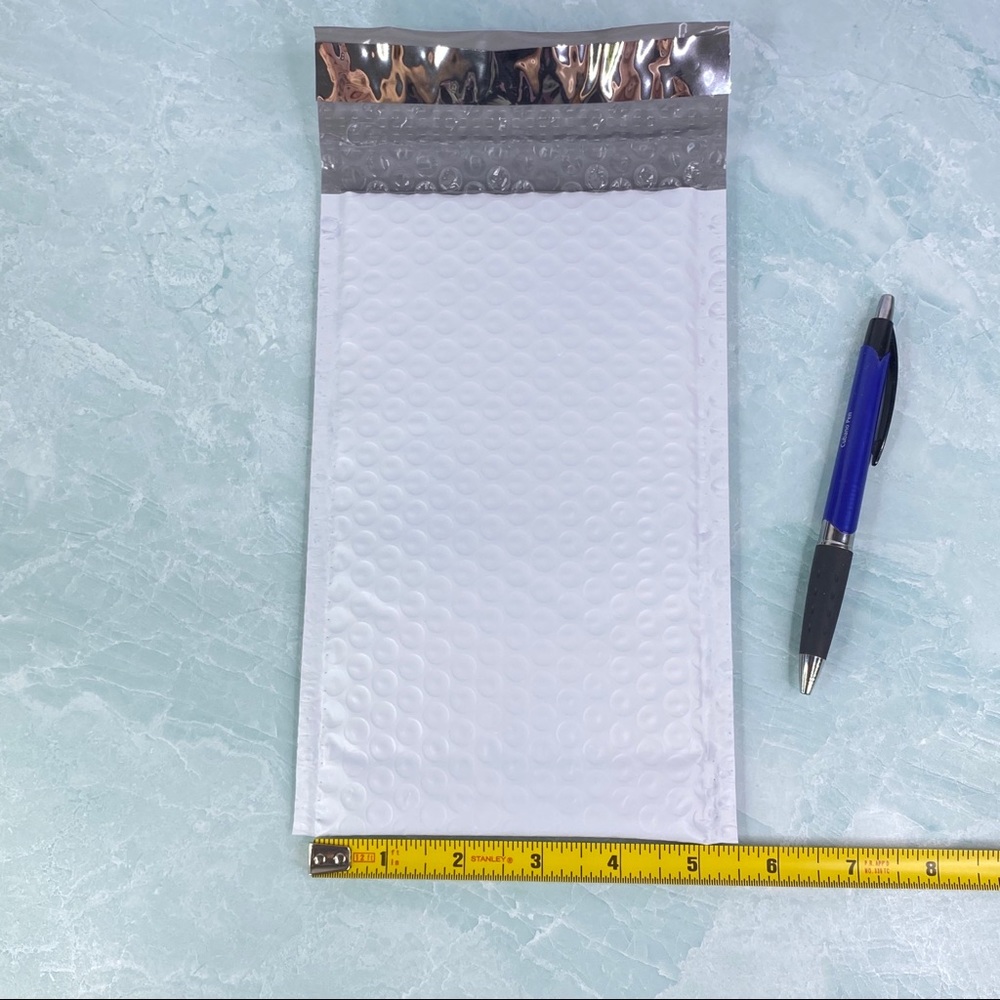CLEARANCE 25 5X10 White Bubble Mailers - Picture 2 of 7